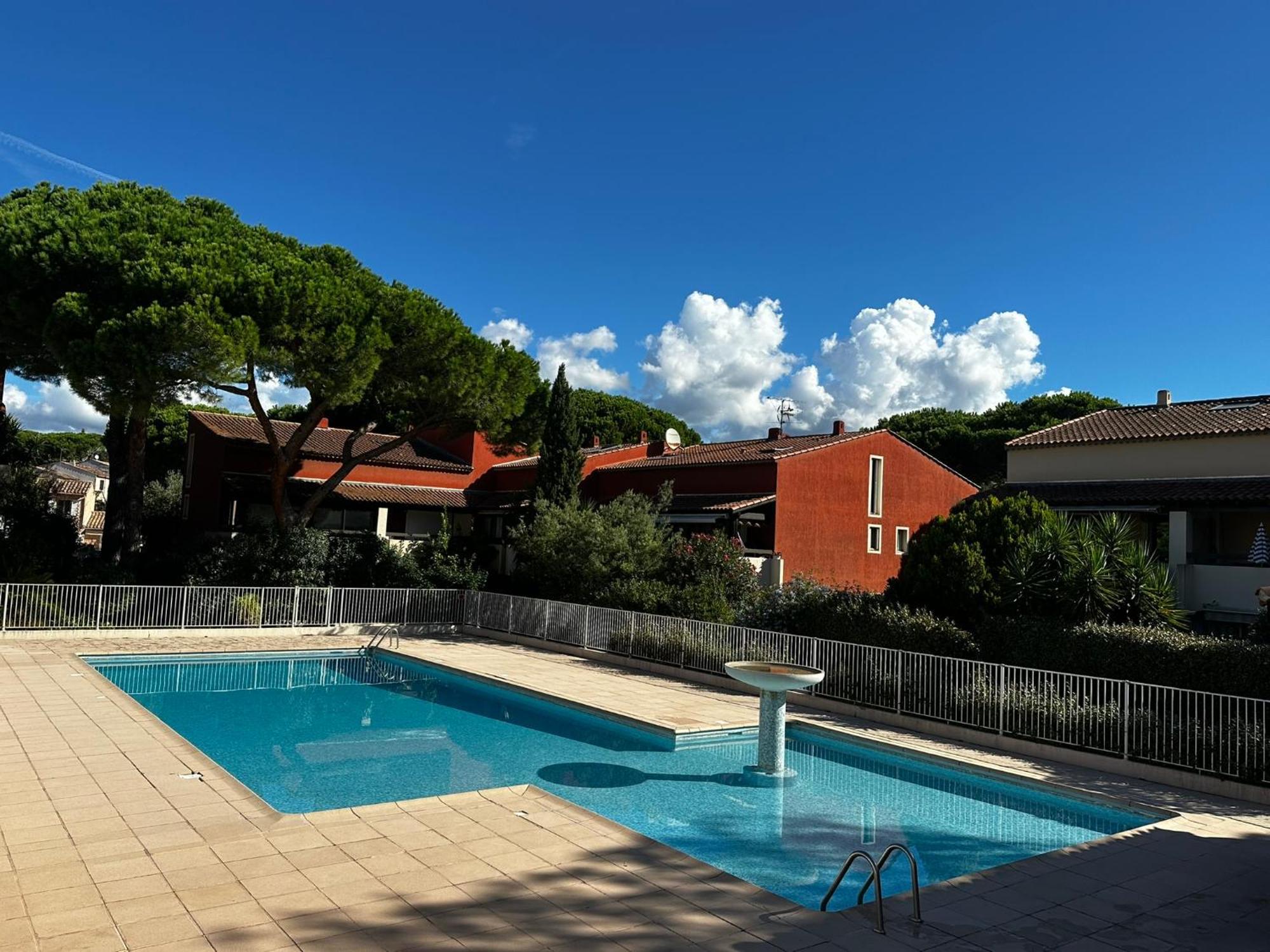 Frejus - Appartement 4 Personnes - Piscine Exteriör bild